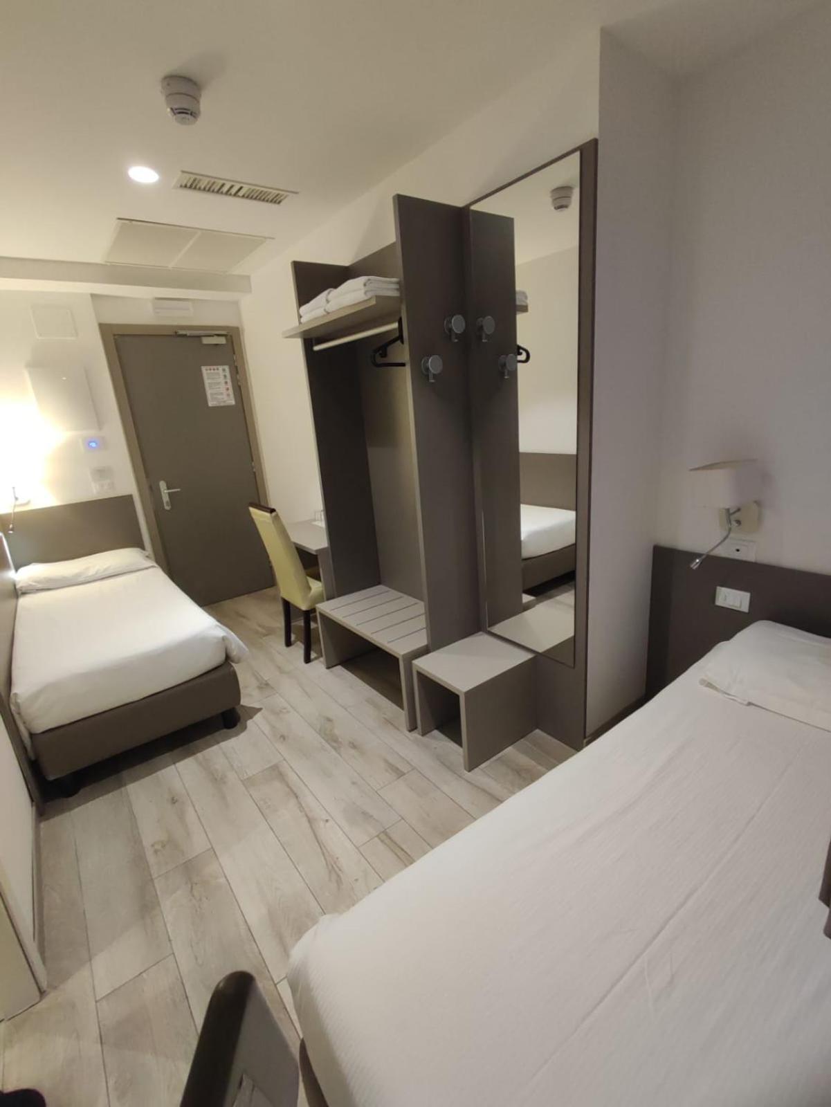Hotel Sonia Aquilinia Bagian luar foto