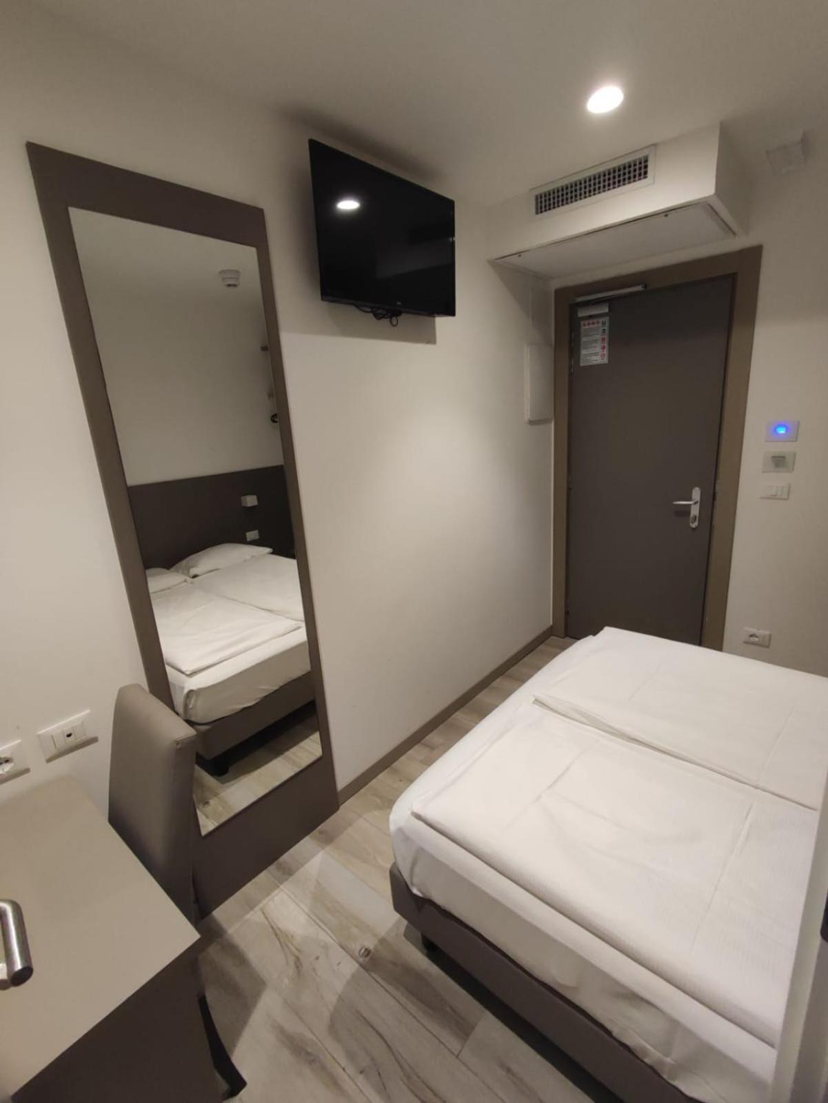 Hotel Sonia Aquilinia Bagian luar foto
