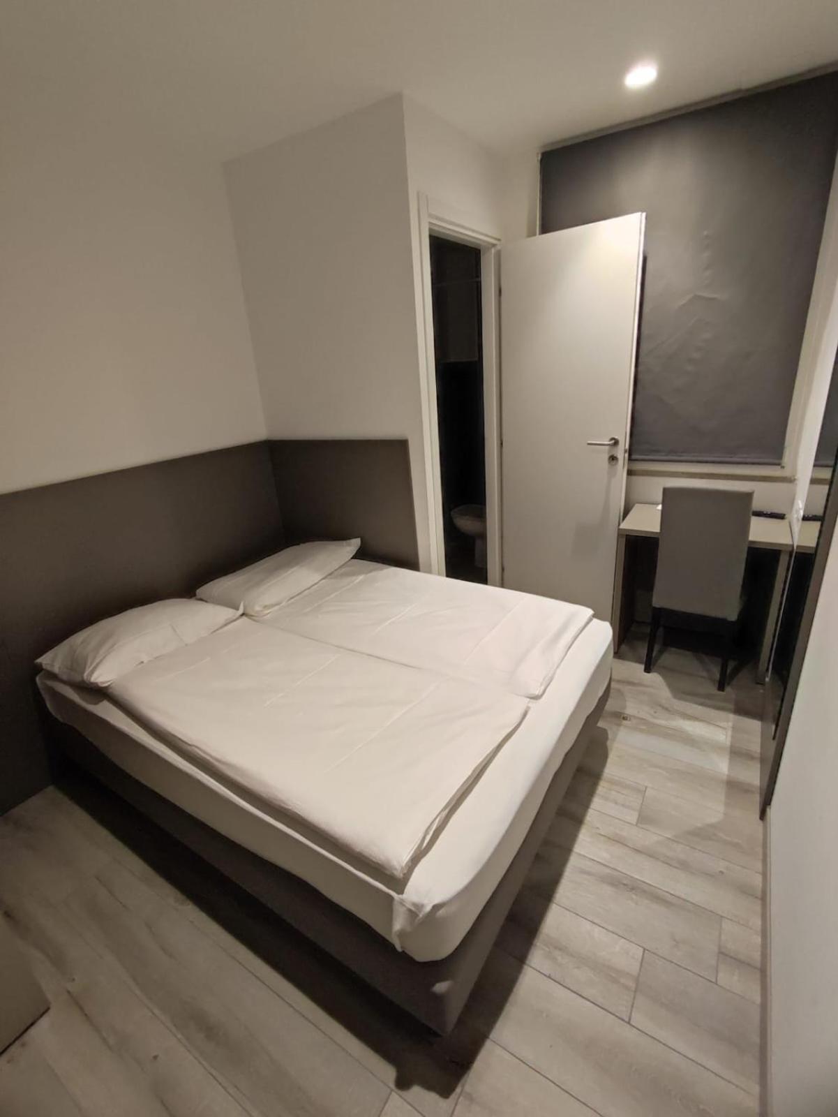 Hotel Sonia Aquilinia Bagian luar foto