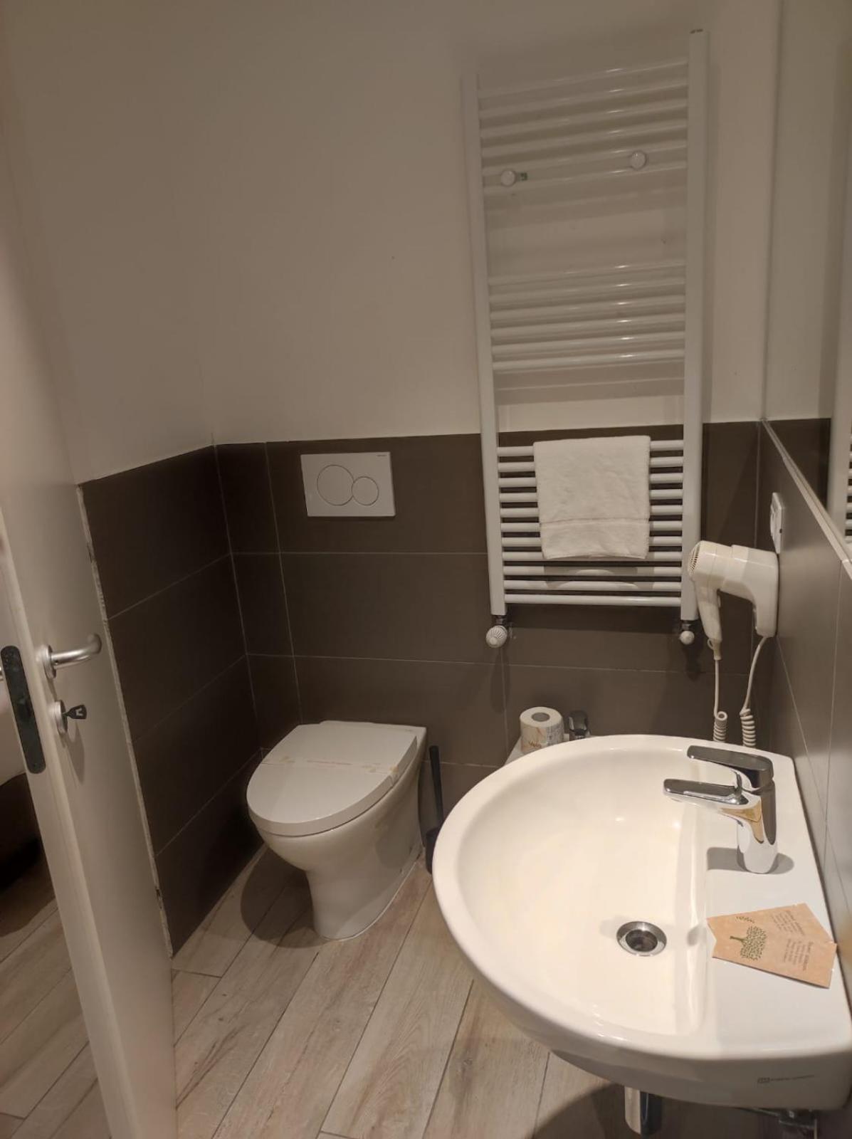 Hotel Sonia Aquilinia Bagian luar foto