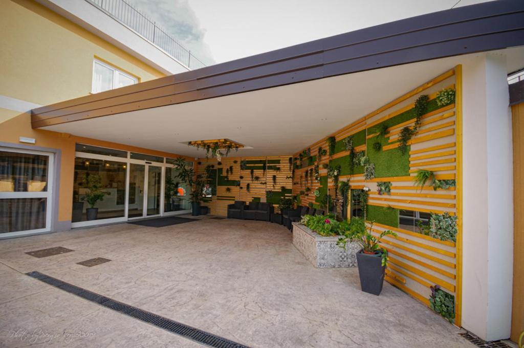 Hotel Sonia Aquilinia Bagian luar foto