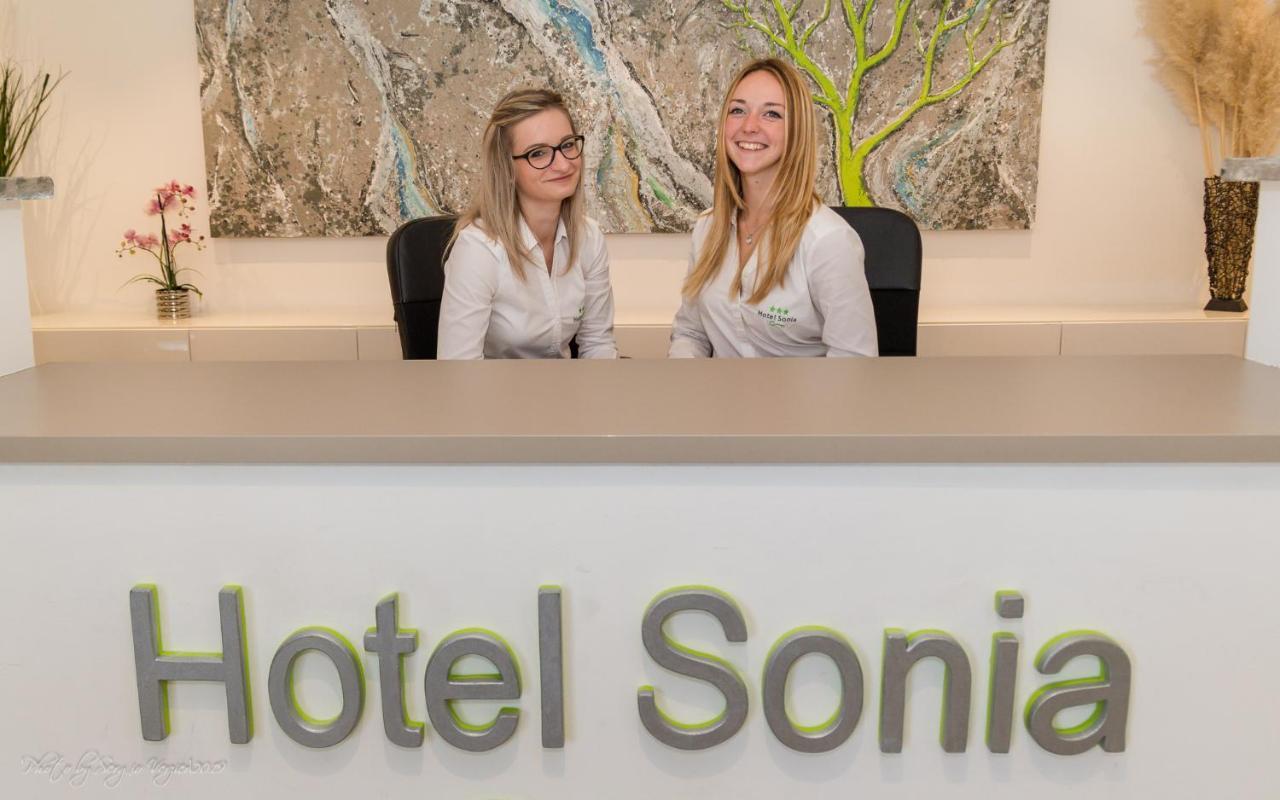Hotel Sonia Aquilinia Bagian luar foto