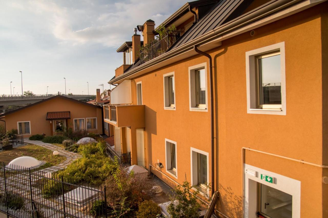 Hotel Sonia Aquilinia Bagian luar foto