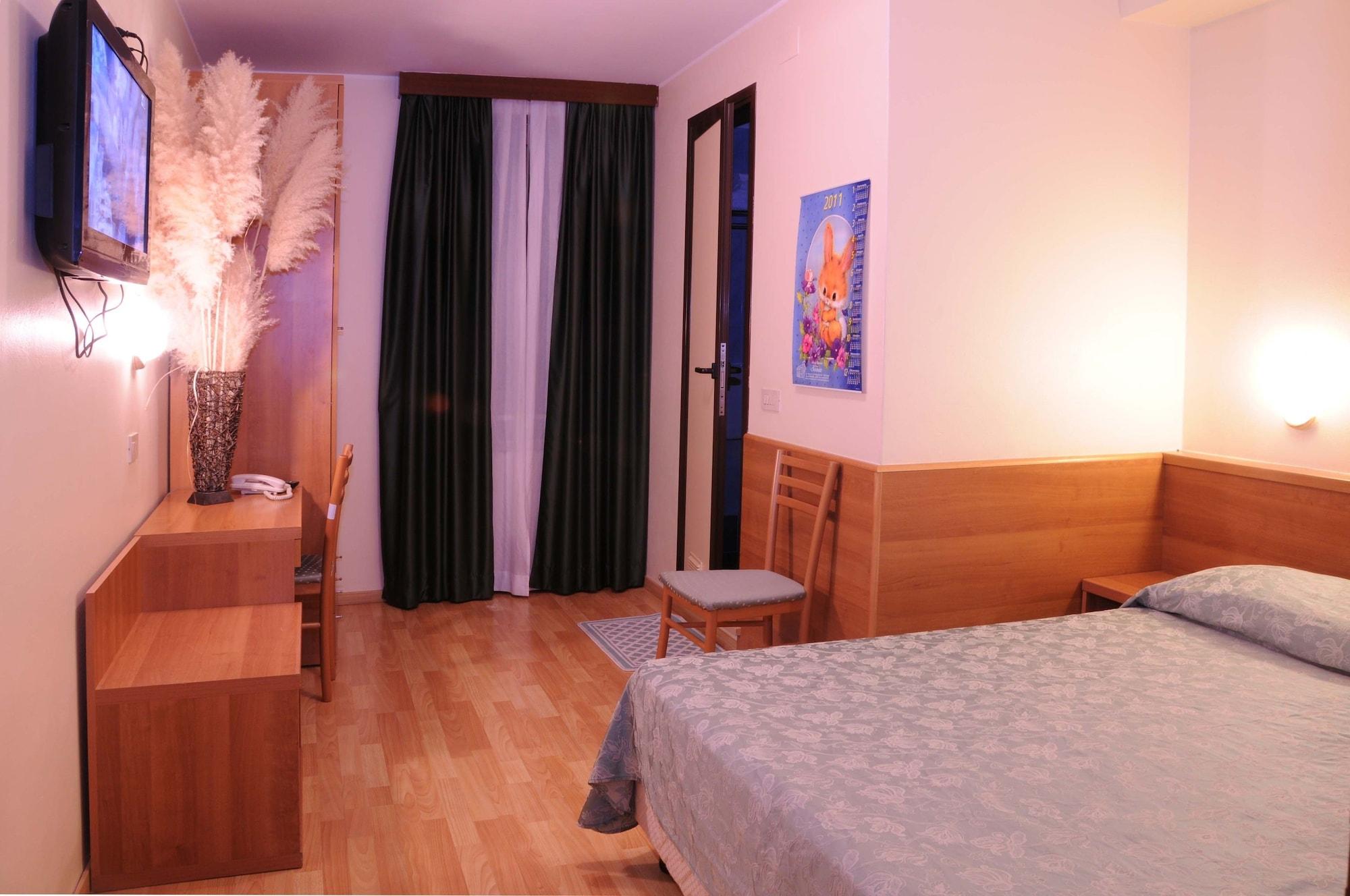 Hotel Sonia Aquilinia Bagian luar foto