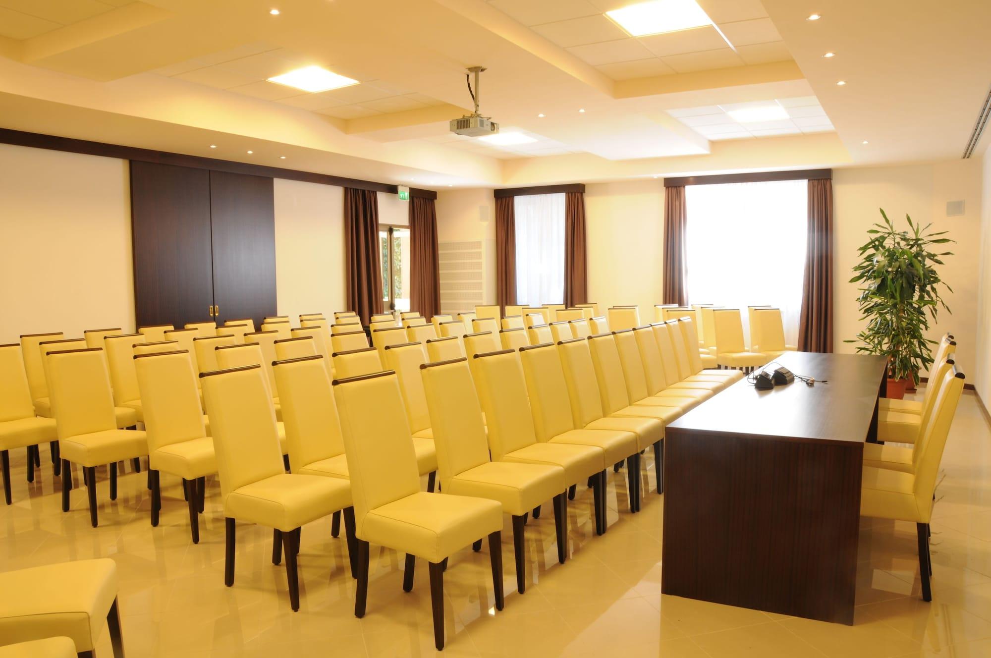 Hotel Sonia Aquilinia Bagian luar foto