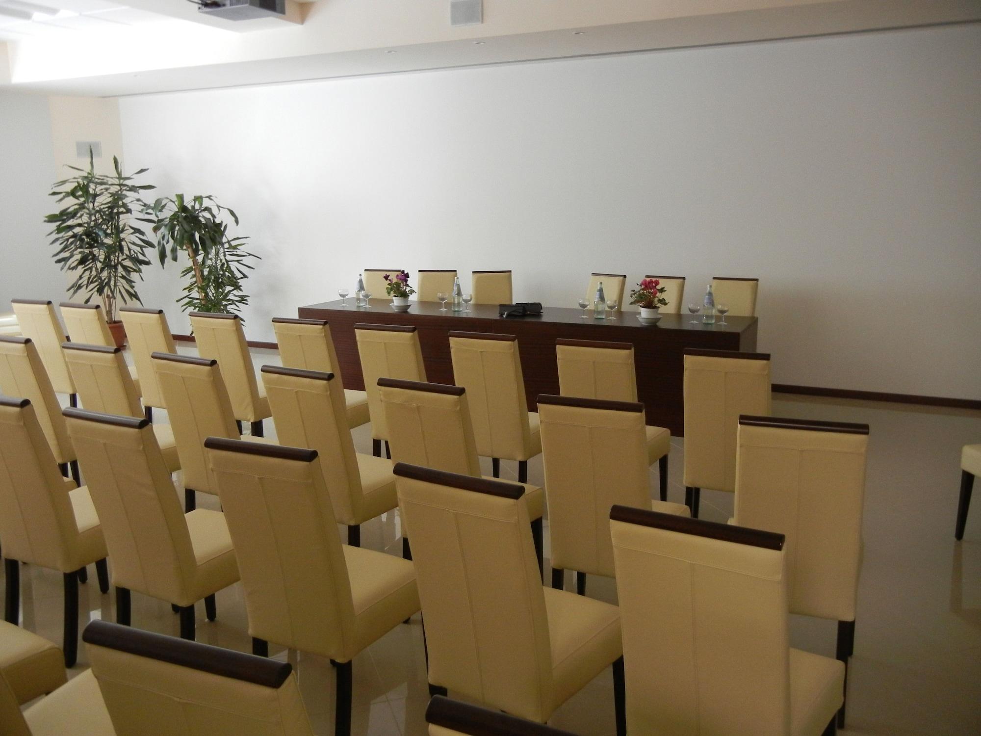 Hotel Sonia Aquilinia Bagian luar foto